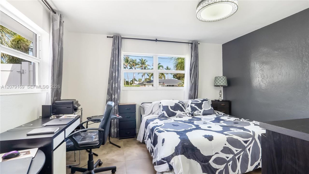 380 SE 1st Ter , Pompano Beach, FL 33060 Photo