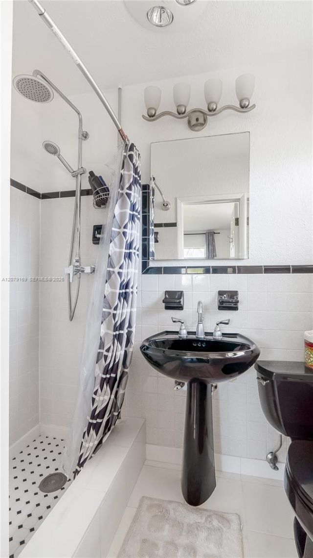 380 SE 1st Ter , Pompano Beach, FL 33060 Photo