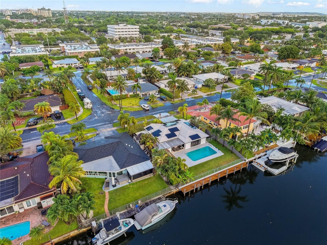 380 SE 1st Ter , Pompano Beach, FL 33060 Photo