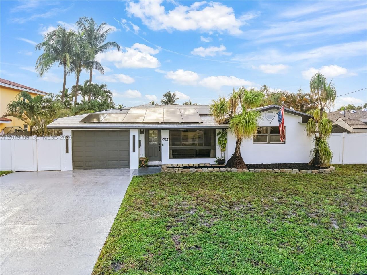 380 SE 1st Ter , Pompano Beach, FL 33060 Photo