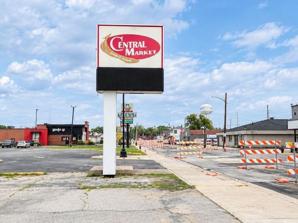 3232 Central Avenue, Lake Station, IN 46405