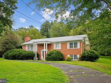 2810 HILL ROAD, VIENNA, VA 22181