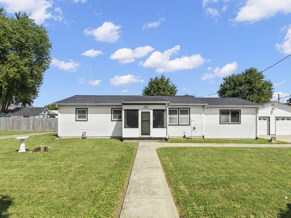 223 E North Street , Crestline, OH 44827