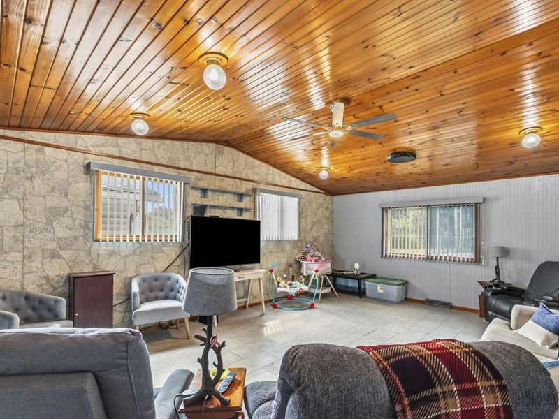 223 E North Street, Crestline, OH 44827 Photo 9