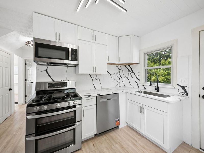 2476 Argyle Drive , Columbus, OH 43219 Photo 19