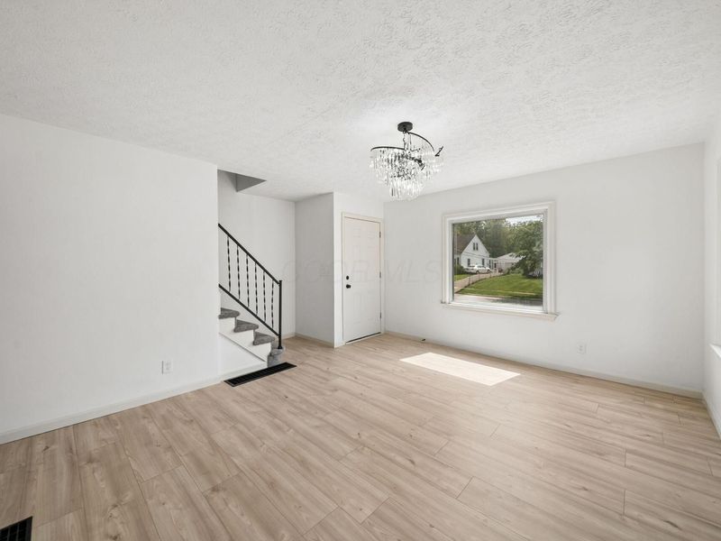 2476 Argyle Drive , Columbus, OH 43219 Photo 7