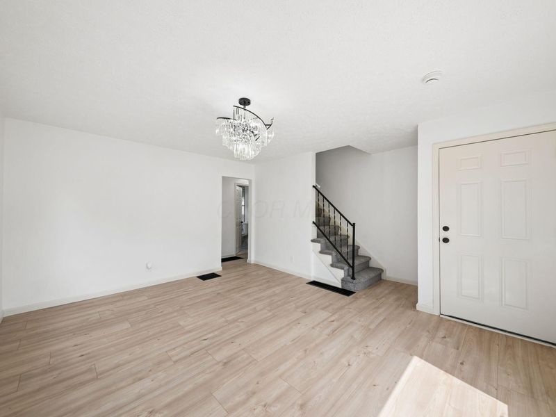 2476 Argyle Drive , Columbus, OH 43219 Photo 9