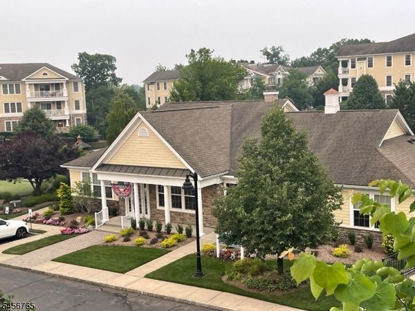 805 Four Seasons Ln, Montvale, NJ 07645