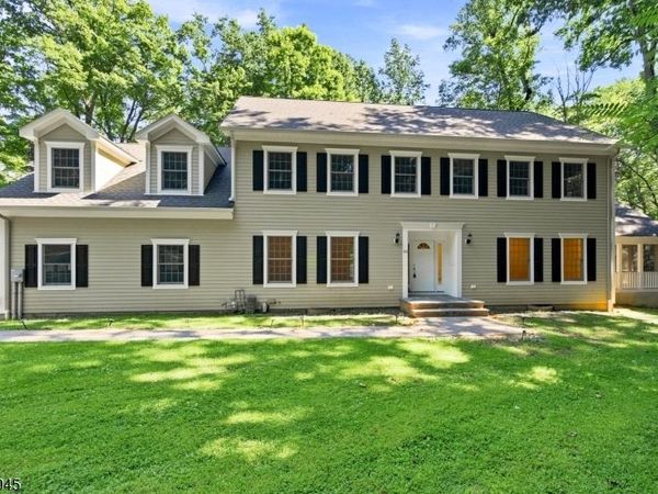500 Openaki Rd, Denville, NJ 07834