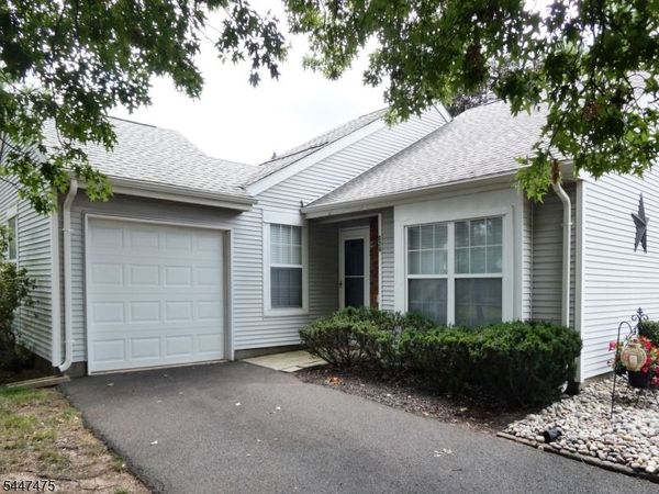 124 Winchester Way, Franklin, NJ 08873