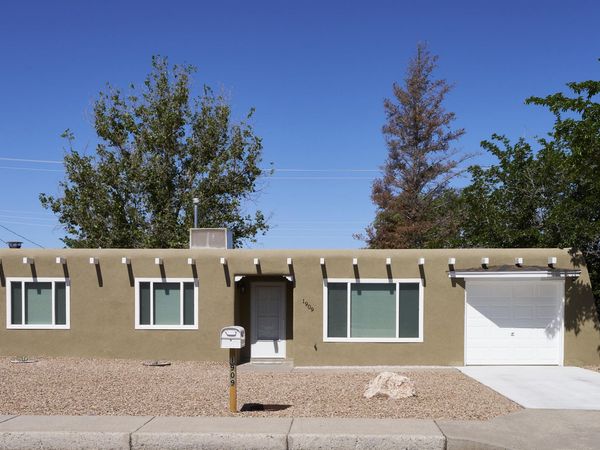 1909 Chelwood Park Boulevard NE, Albuquerque, NM 87112