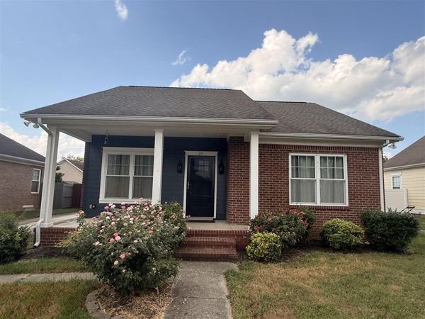 211 Max Hampton Street , Bowling Green, KY 42101