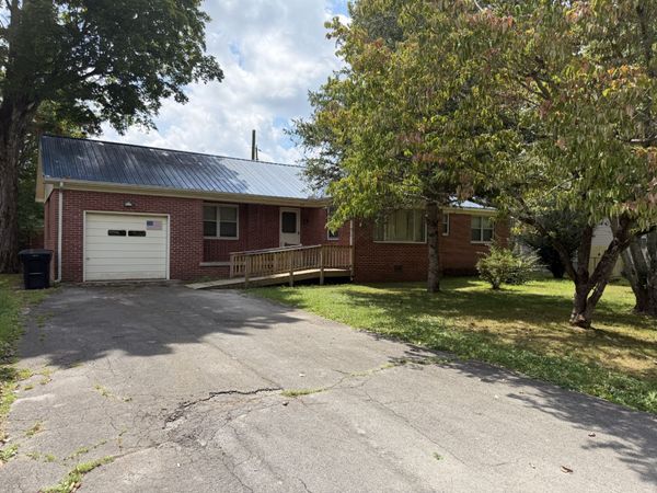 603 Circle Dr , Tullahoma, TN 37388