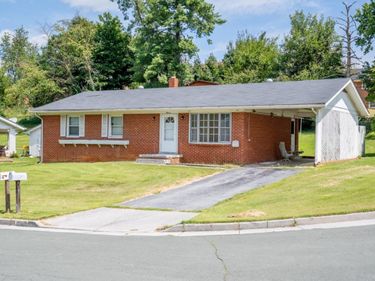 11 MORAIN ST, FRONT ROYAL, VA 22630