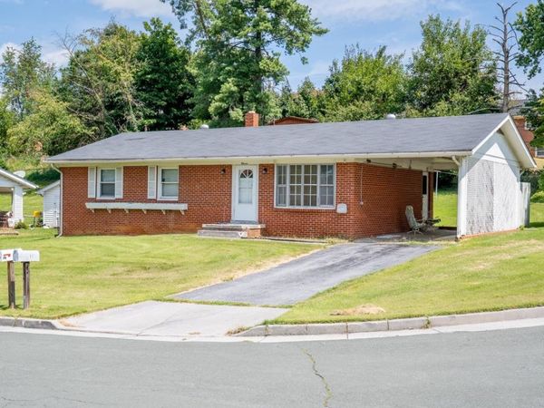 11 MORAIN ST, FRONT ROYAL, VA 22630