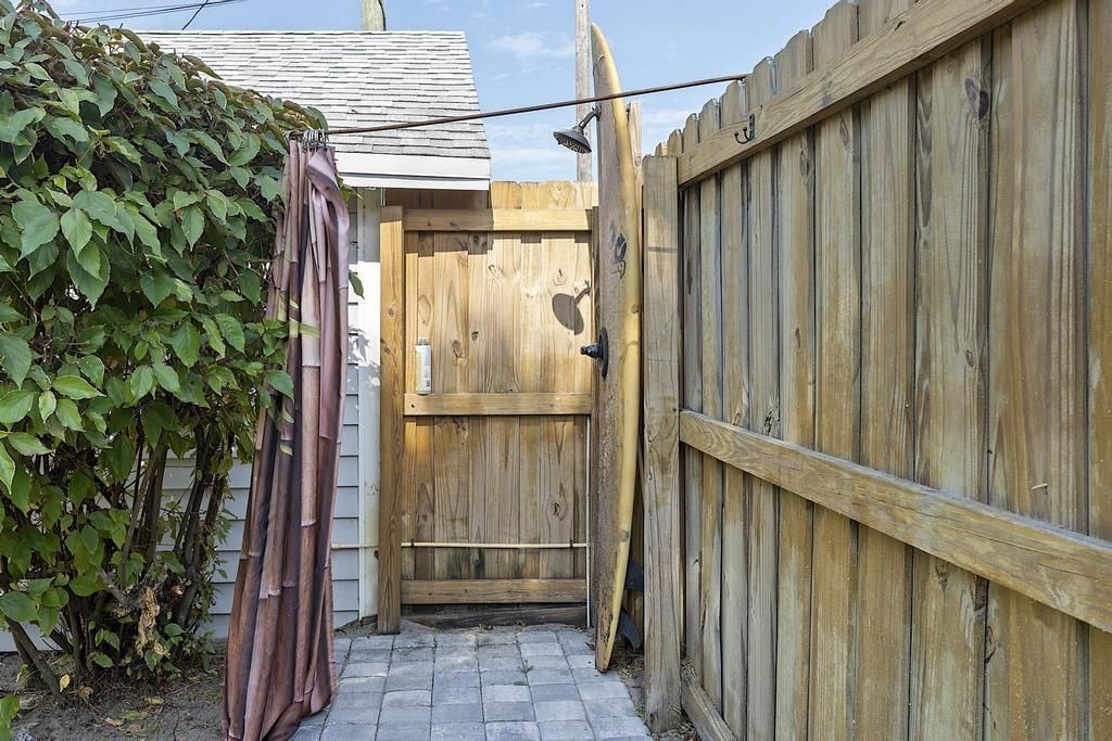 629 N Lakeside Drive, Lake Worth Beach, FL 33460 Photo
