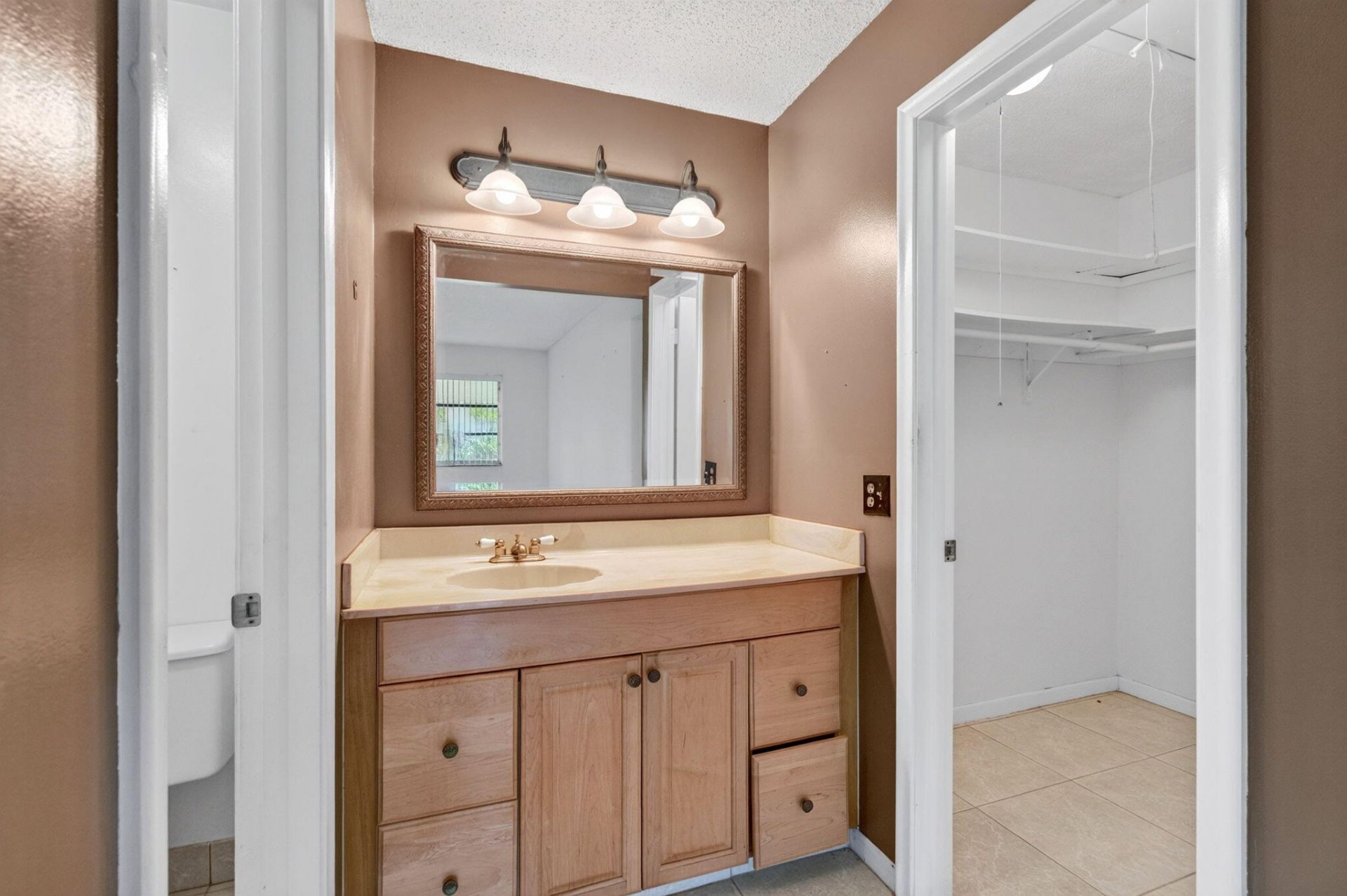 1057 E Circle Terrace, Delray Beach, FL 33445 Photo
