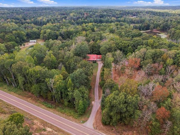 10440 W STATE ROUTE 100 HWY, Henderson, TN 38340