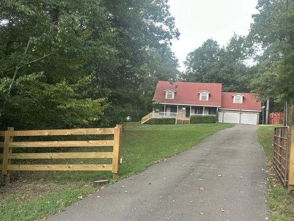 10440 W STATE ROUTE 100 HWY, Henderson, TN 38340