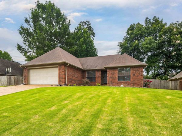 7685 SHADOW HILLS DR, Bartlett, TN 38002