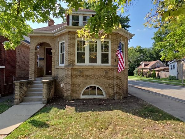 4961 W Winona Street , Chicago, IL 60630
