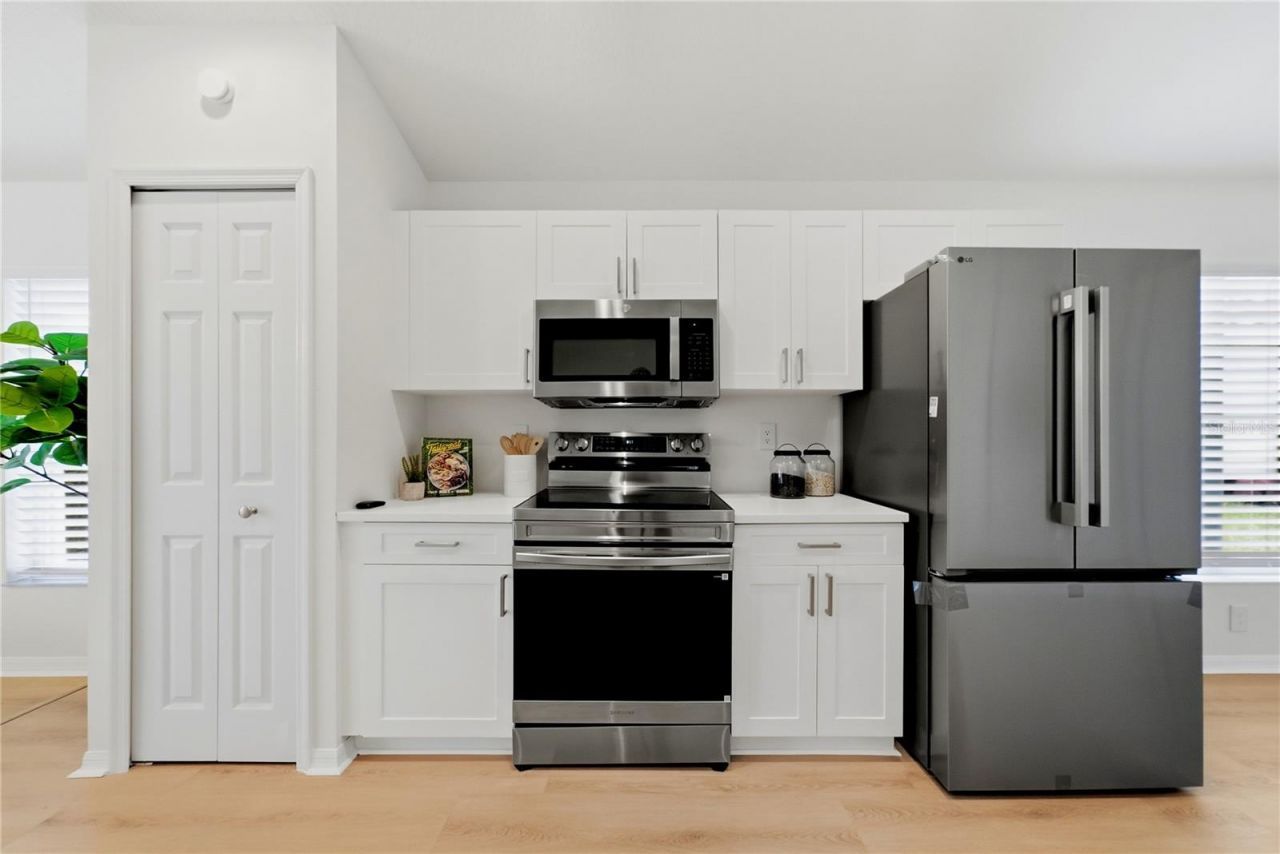 6817 Superior Street Circle, Sarasota, FL 34243 Photo