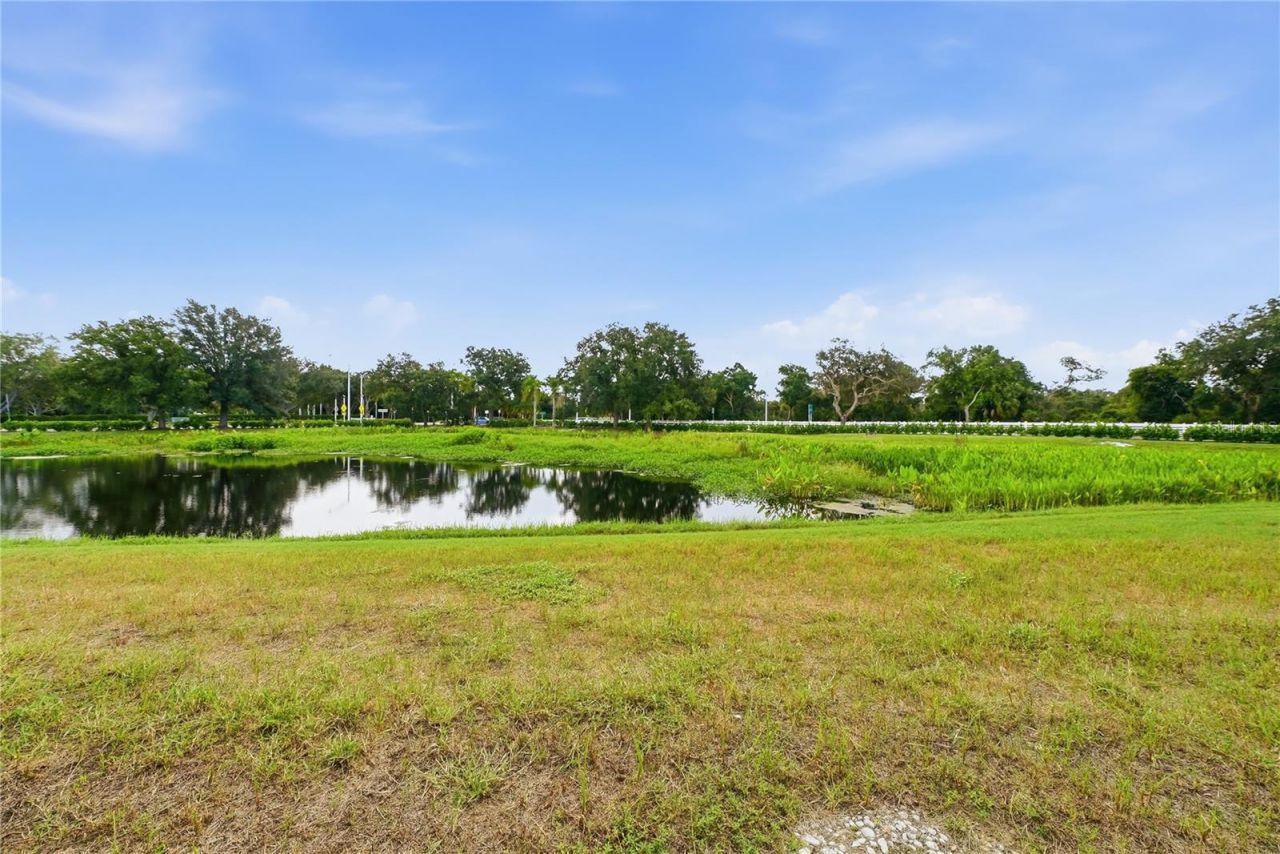 6817 Superior Street Circle, Sarasota, FL 34243 Photo