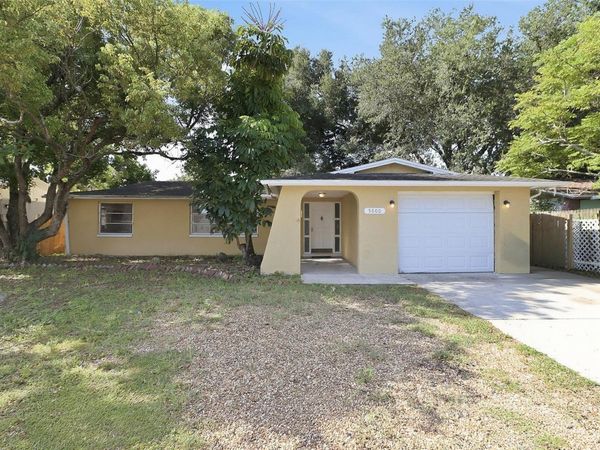 5600 ANDREA DRIVE , HOLIDAY, FL 34690