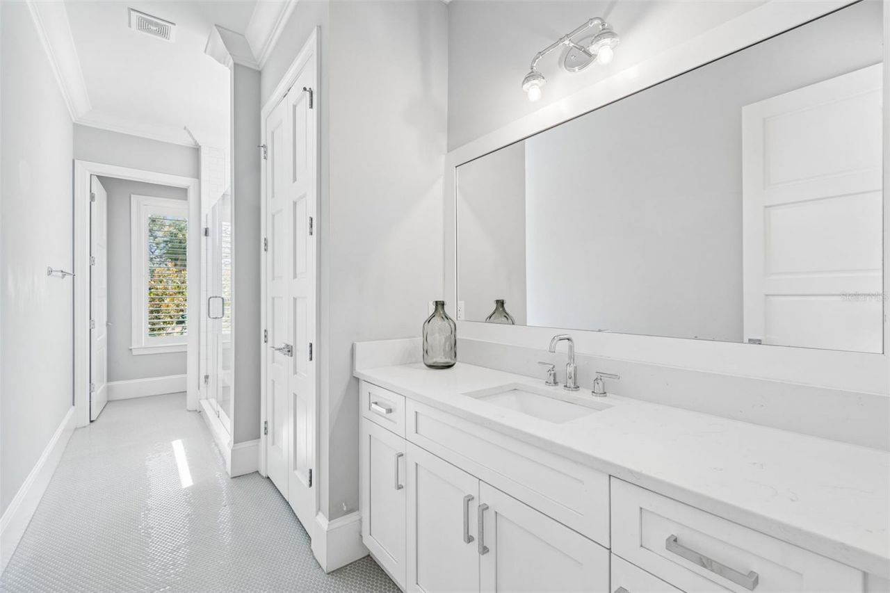 2911 W Alline Avenue, Tampa, FL 33611 Photo