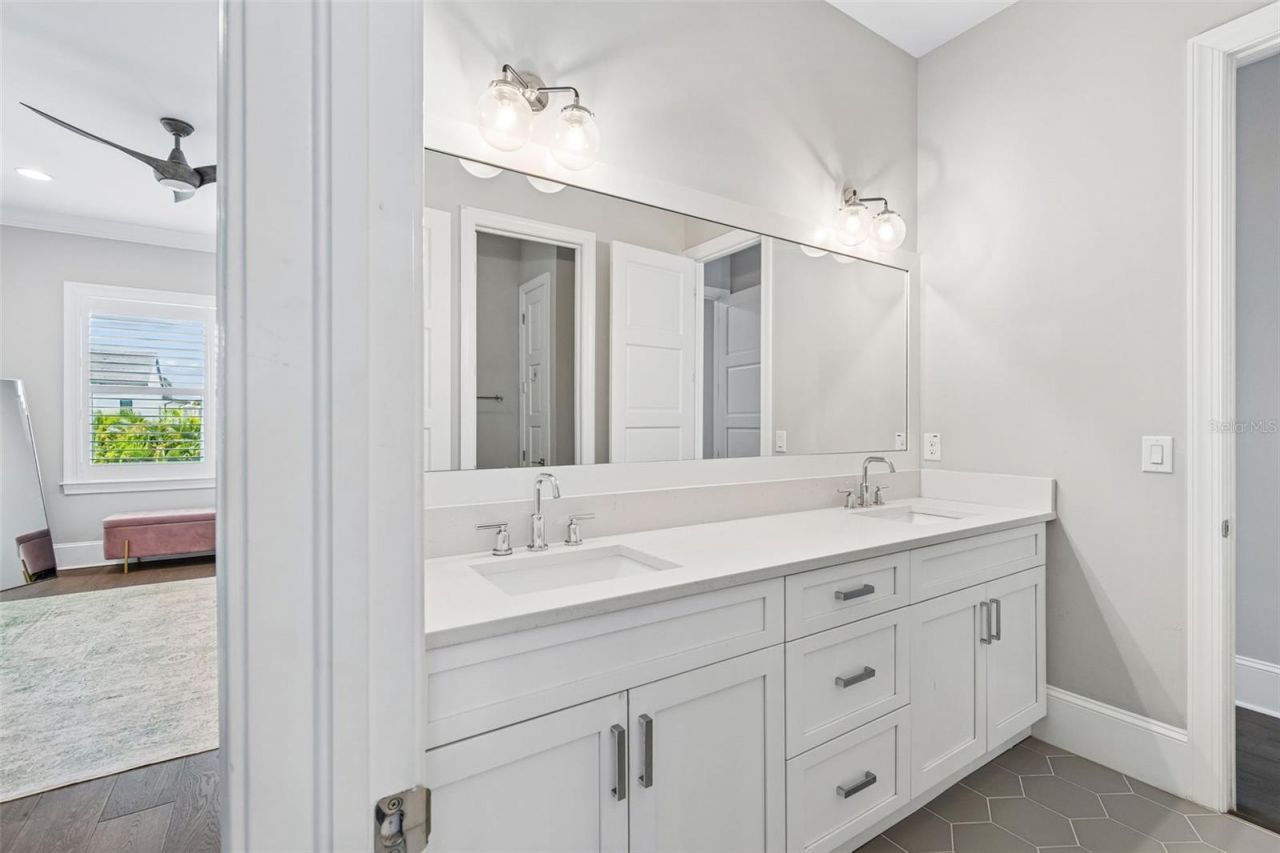 2911 W Alline Avenue, Tampa, FL 33611 Photo