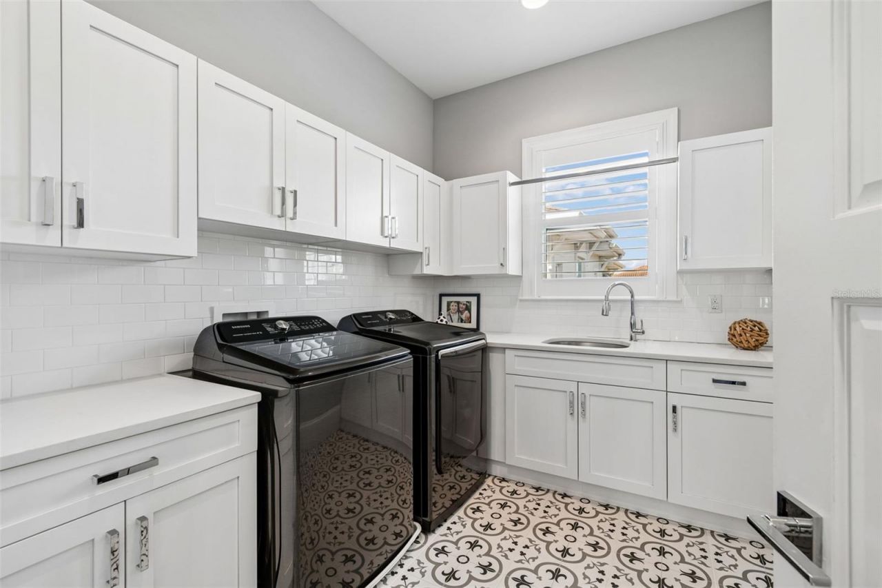 2911 W Alline Avenue, Tampa, FL 33611 Photo