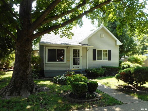 1015 W MONROE Street, Auburn, IL 62615