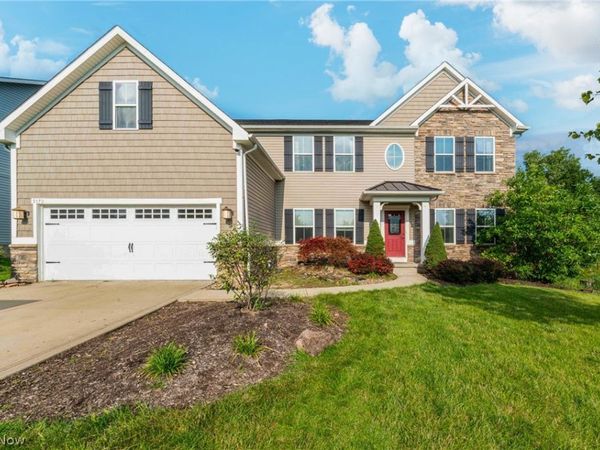 5570 W Long Ridge Drive , Seven Hills, OH 44131