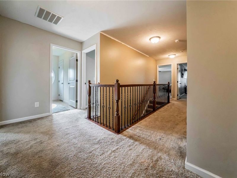 5570 W Long Ridge Drive, Seven Hills, OH 44131 Photo 16