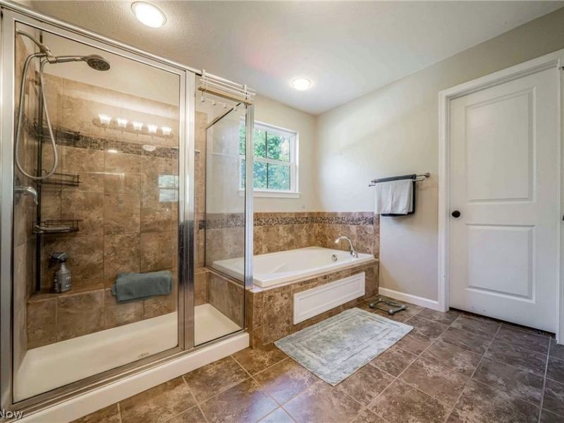 5570 W Long Ridge Drive, Seven Hills, OH 44131 Photo 19