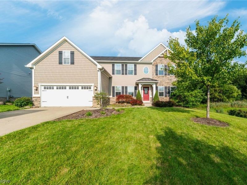 5570 W Long Ridge Drive, Seven Hills, OH 44131 Photo 2