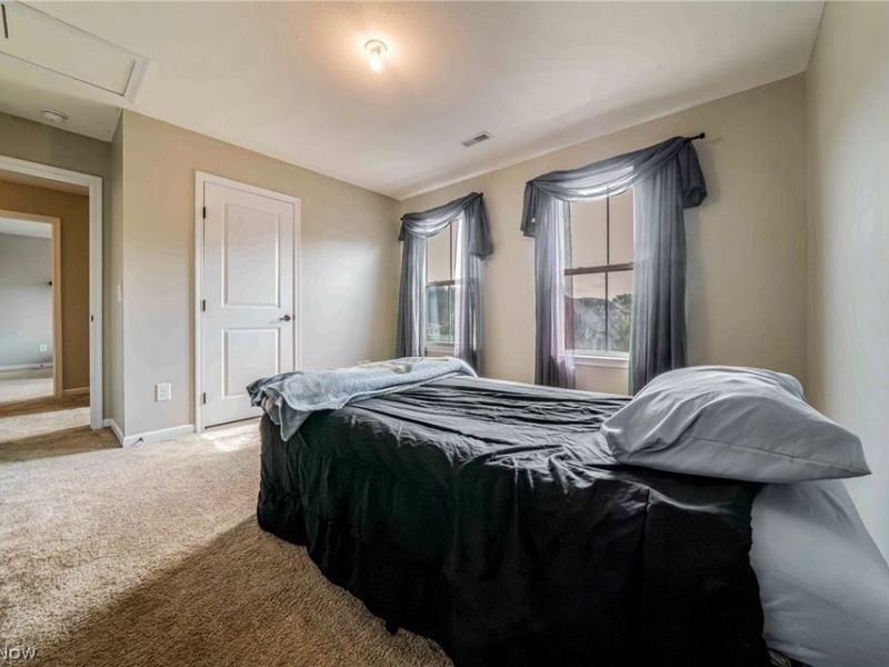 5570 W Long Ridge Drive, Seven Hills, OH 44131 Photo 20