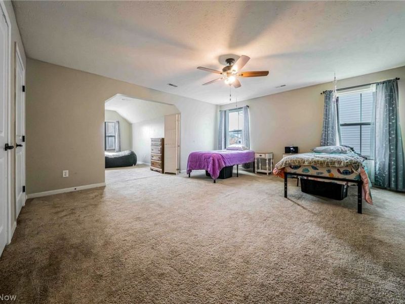 5570 W Long Ridge Drive, Seven Hills, OH 44131 Photo 25