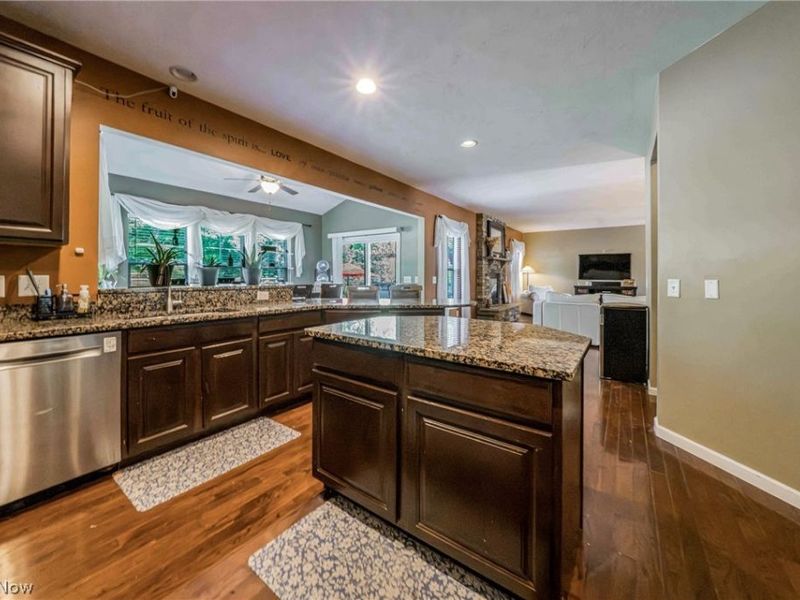 5570 W Long Ridge Drive, Seven Hills, OH 44131 Photo 9