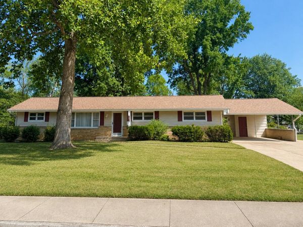 1143 Ozark Street , Houston, MO 65483