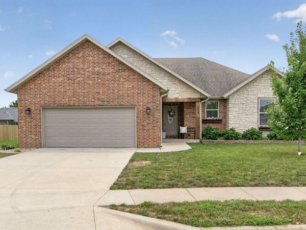 1910 E Whetstone Drive , Ozark, MO 65721