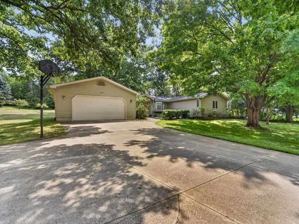 17334 10 Mile Road, Battle Creek, MI 49014