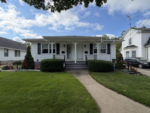 516 E Savidge Street, Spring Lake, MI 49456