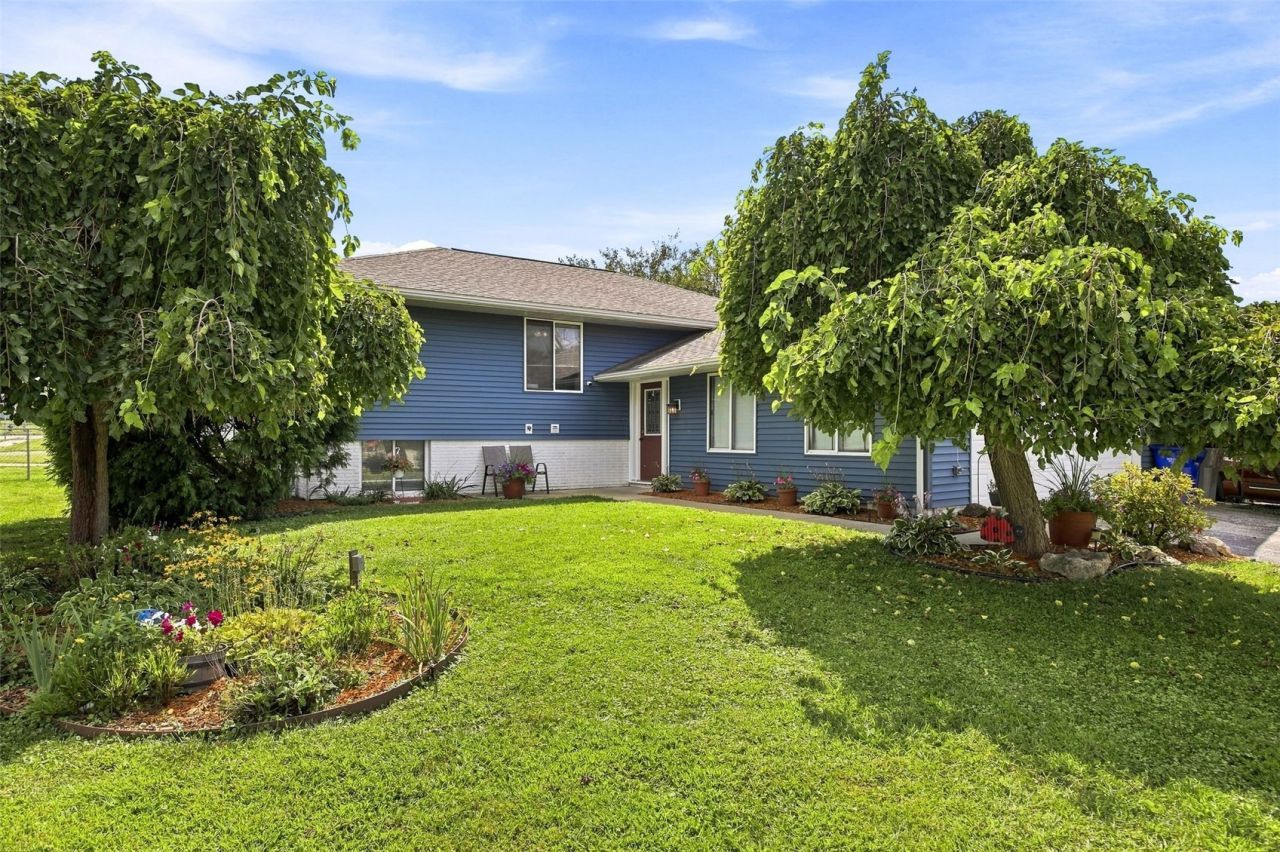 4801 Fruitwood Lane Nw, Cedar Rapids, IA 52405 Main Photo