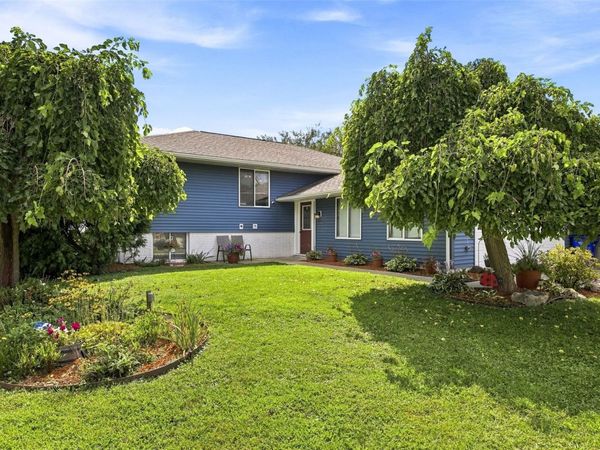 4801 Fruitwood Lane NW, Cedar Rapids, IA 52405
