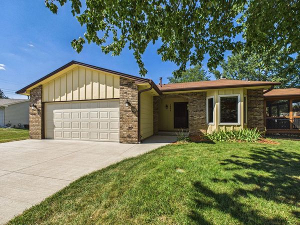 1604 Rio Loma Drive, Burnsville, MN 55337