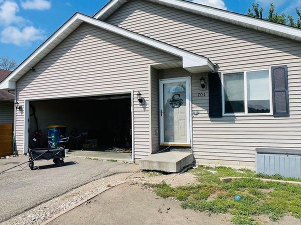 701 Juniper Lane NW, Montgomery, MN 56069