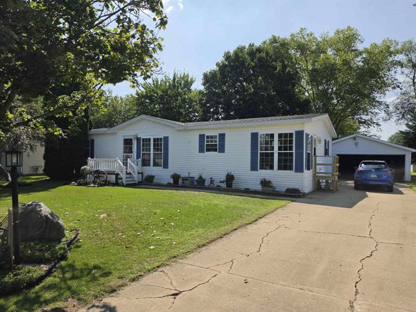 5413 Mahogany Lane, ROSCOE, IL 61073