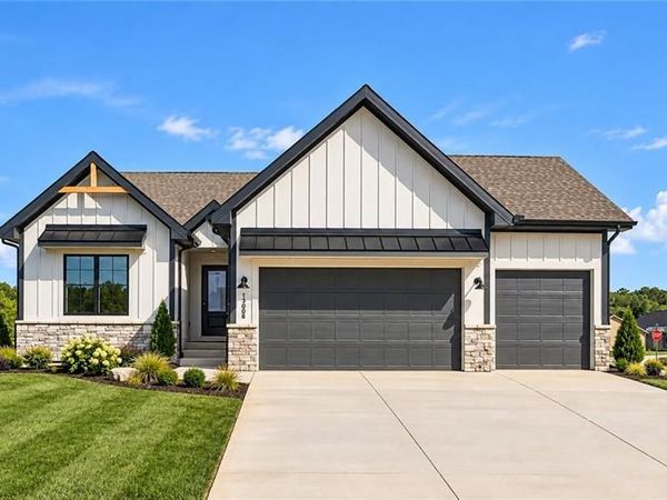 1300 Larkspur Place, Raymore, MO 64083