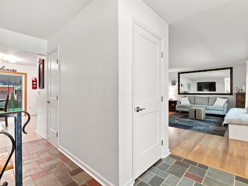 727 Old Coach Road, Westerville, OH 43081 Photo 9